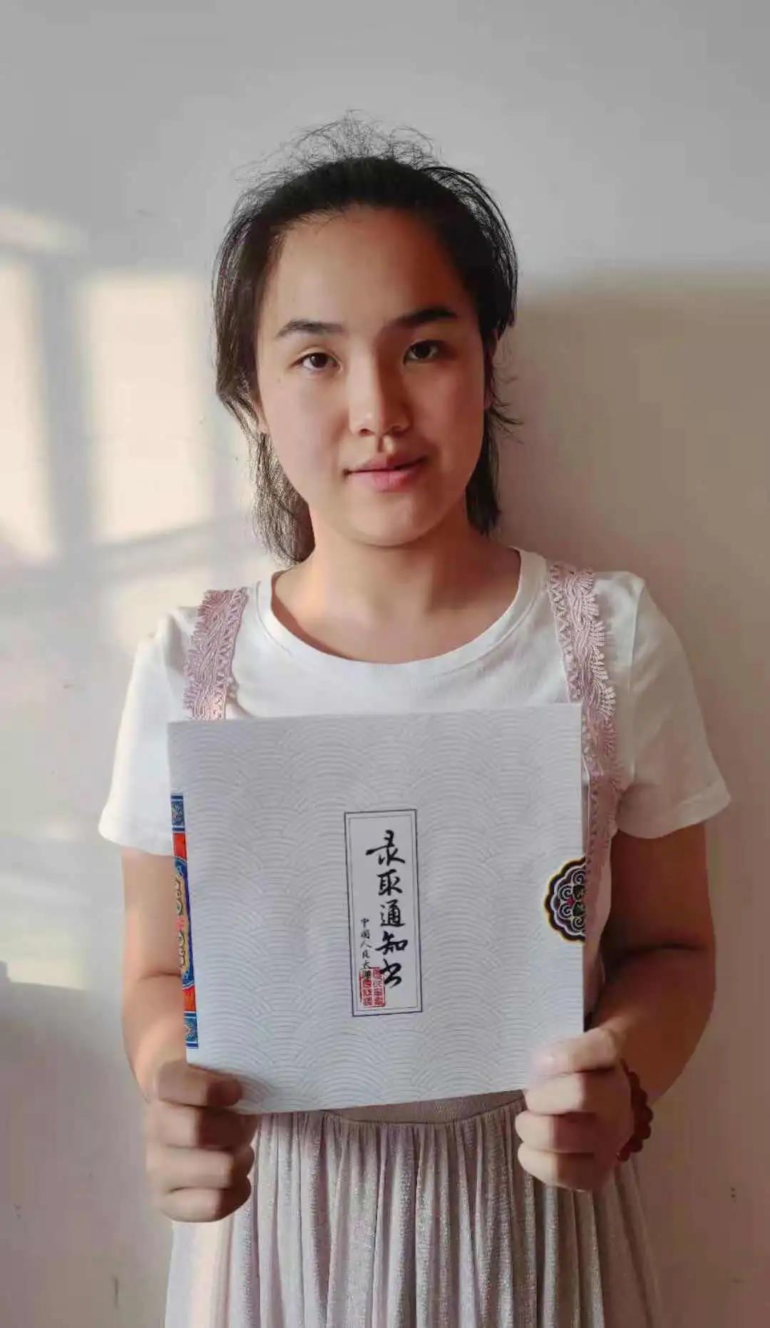 视障女孩研考初试407分被人民大学录取
