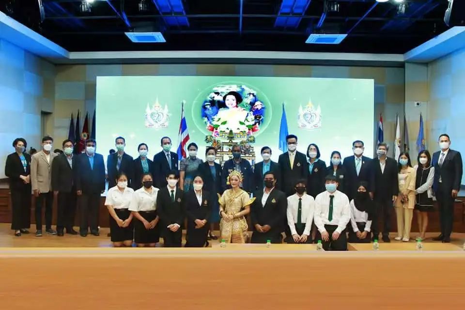 泰国母亲节如期而至，格乐大学祝福母亲节日快乐！