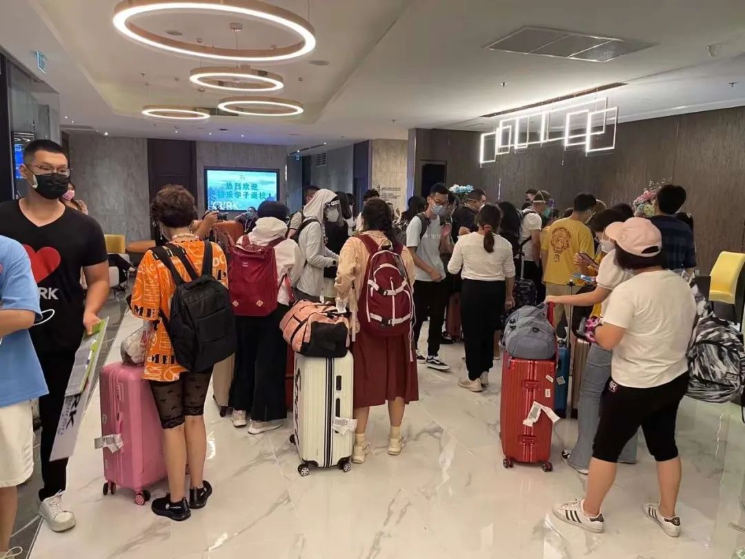 向着梦想出发！全国首批各省自愿归校格乐学子乘专机赴泰返校！