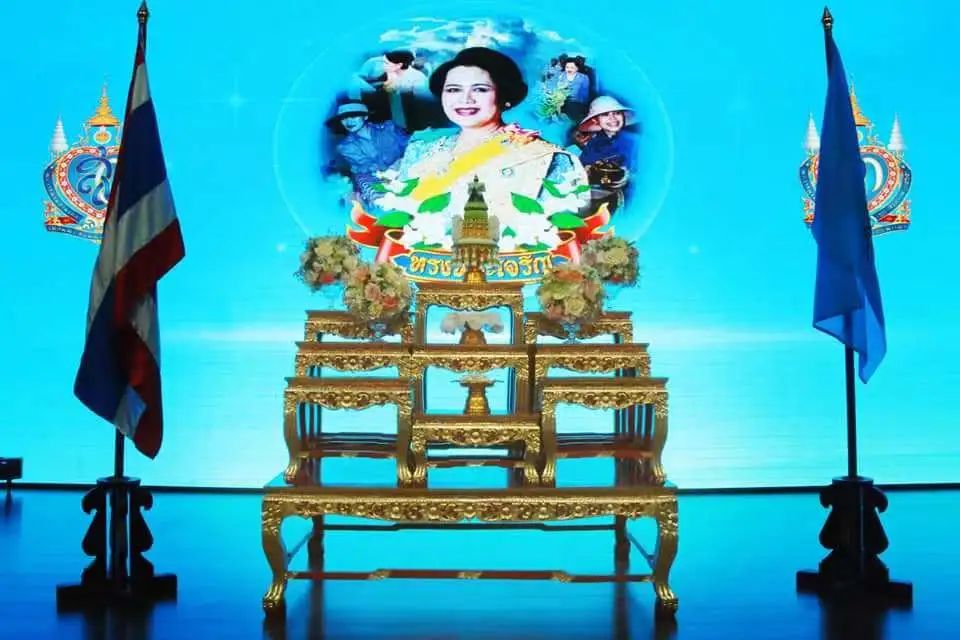 泰国母亲节如期而至，格乐大学祝福母亲节日快乐！