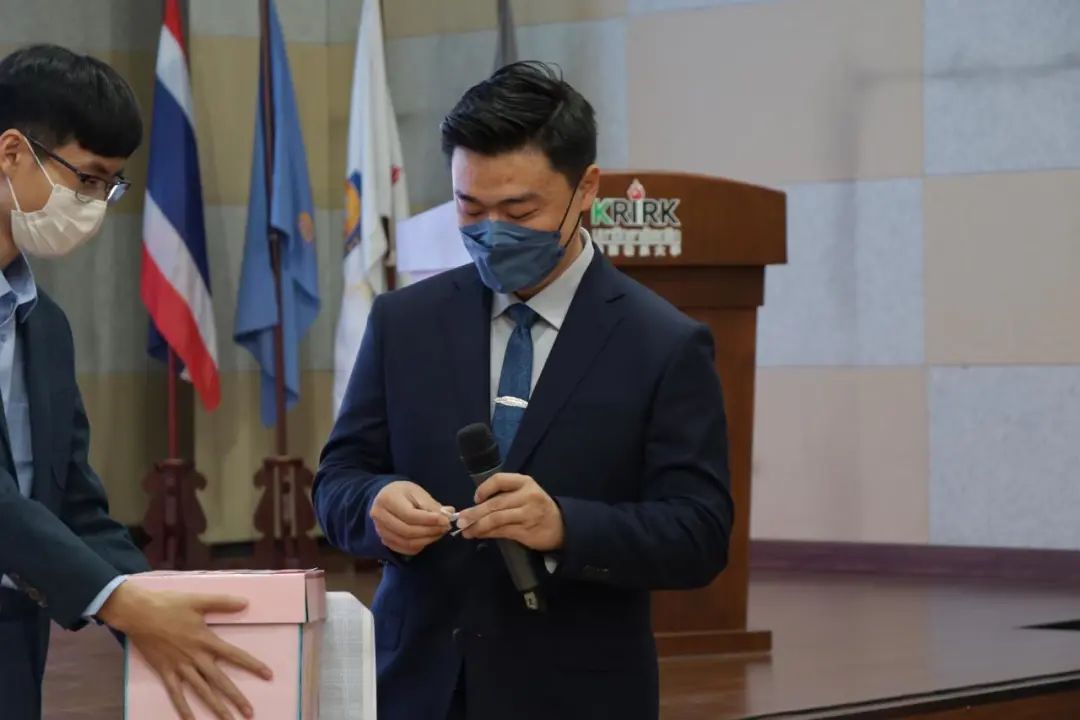 为梦想来，共聚格乐！格乐大学新生入境欢迎回校！