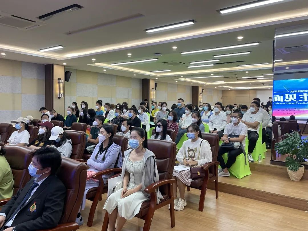 格乐大学包机返泰学生见面会圆满举办！祝福同学们学有所成~