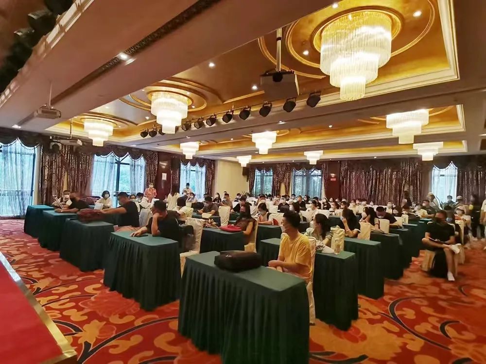 向着梦想出发！全国首批各省自愿归校格乐学子乘专机赴泰返校！