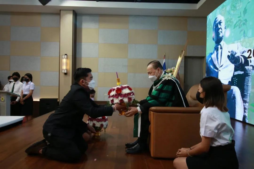感恩栽培不负期待|格乐大学隆重举办2022学年拜师礼