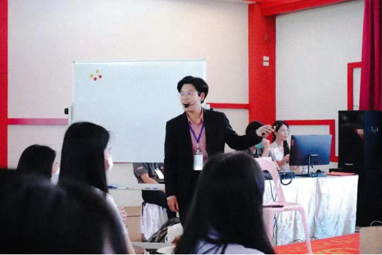 祝贺格乐大学两位教师在泰国本土中文教师教学技能大赛中斩获佳绩！