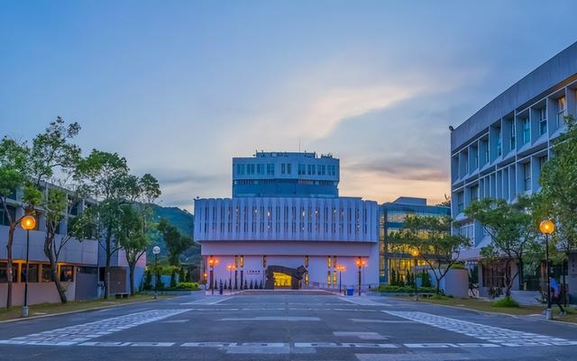 港中文商学院提前批开放申请（录取要求全解析）