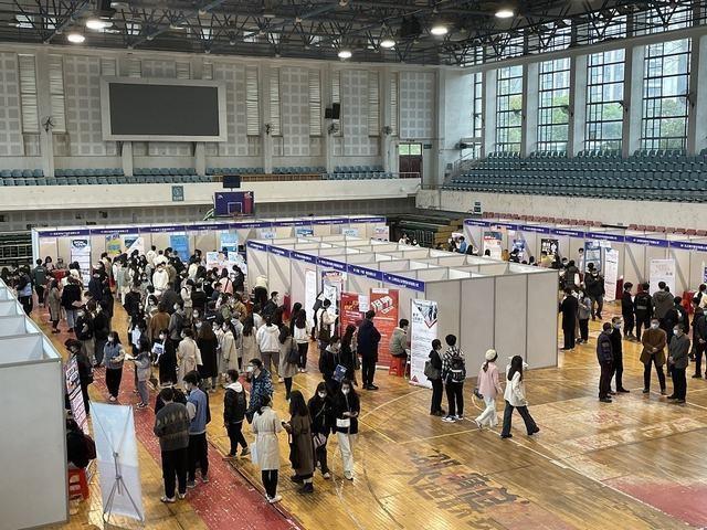 年薪40万!这40家单位直奔湖北一高校"抢人"，提供岗位4200+-中南财经政法大学就业信息网