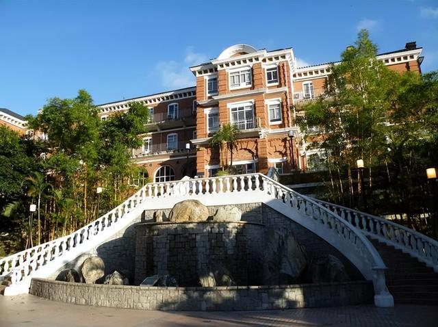 港中文商学院提前批开放申请（录取要求全解析）
