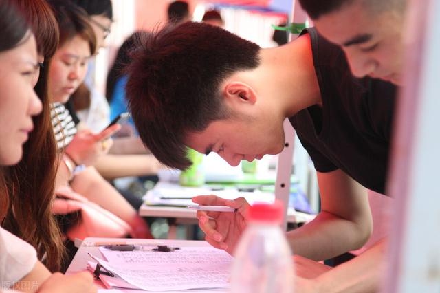 大学正科专业介绍（大专最吃香的专业有哪些）